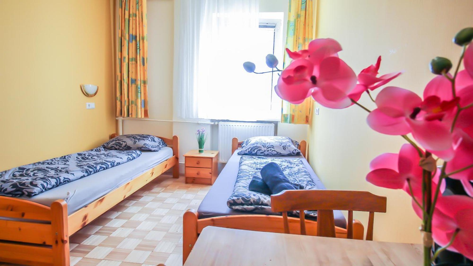 Cozy Rooms - U3 Hutteldorferstrasse Viena Exterior foto