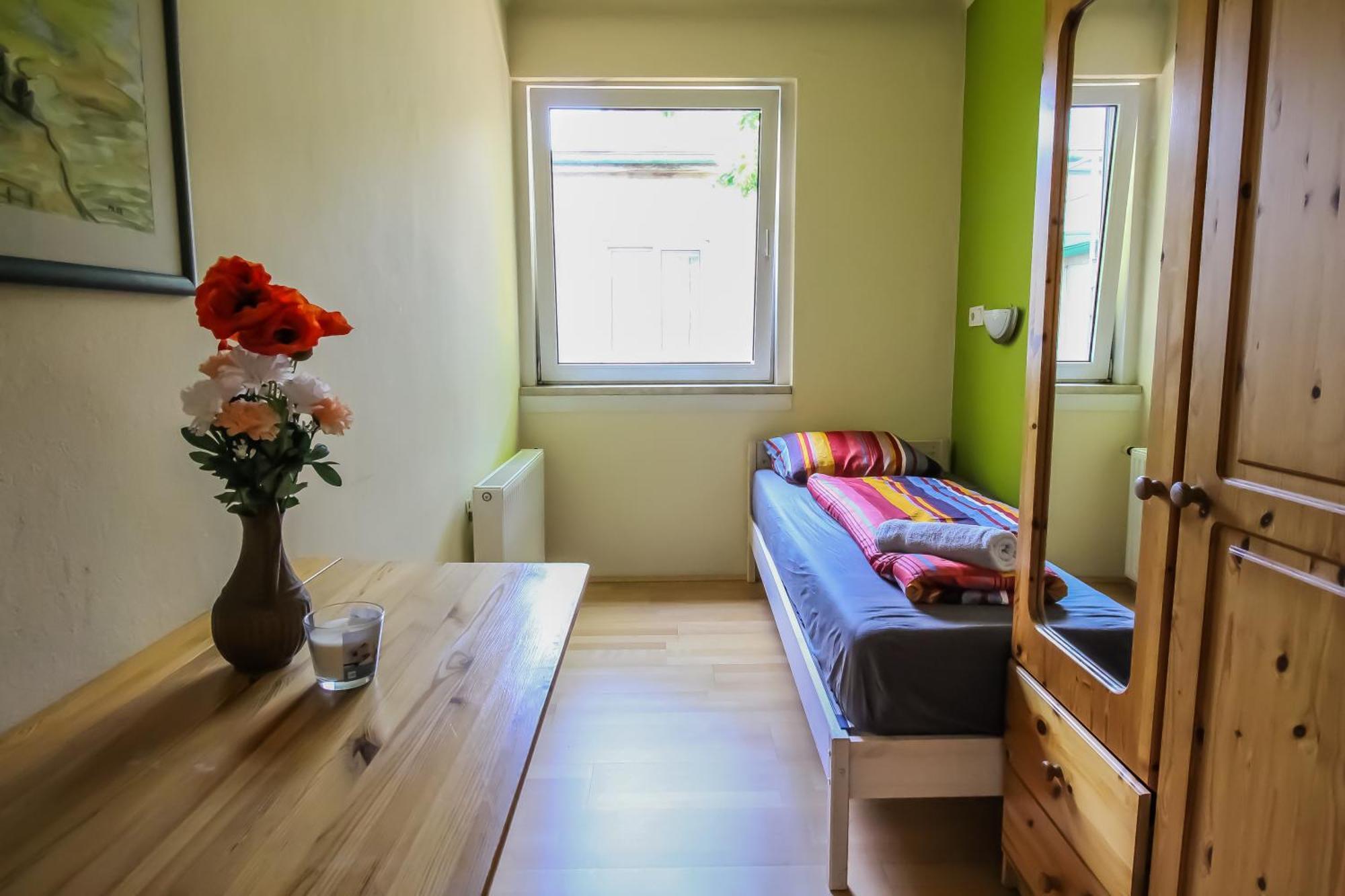 Cozy Rooms - U3 Hutteldorferstrasse Viena Exterior foto