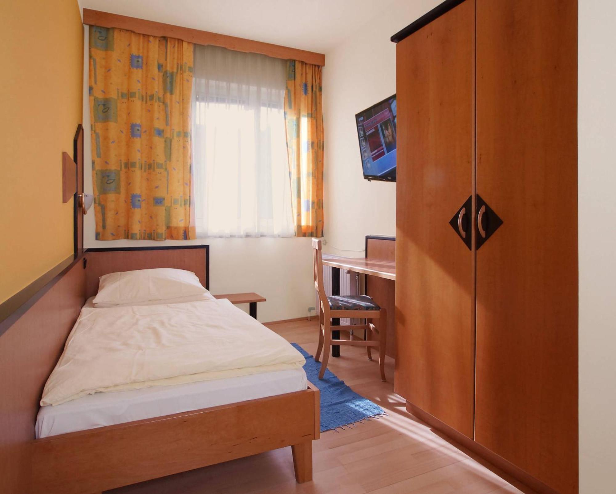 Cozy Rooms - U3 Hutteldorferstrasse Viena Quarto foto
